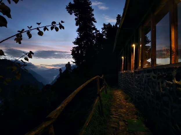 Parvati's Lap - Luxury Hostel & Villa, Lapas Village (Kasol), Parvati Valley, Himachal Pradesh — Himalayan view photo 12