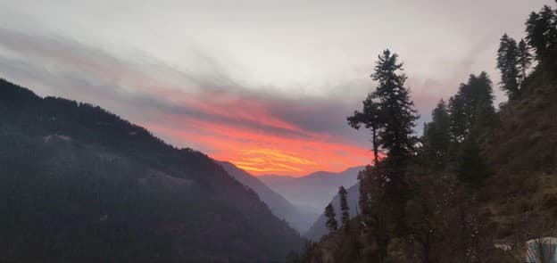 Parvati's Lap - Luxury Hostel & Villa, Lapas Village (Kasol), Parvati Valley, Himachal Pradesh — Himalayan view photo 5