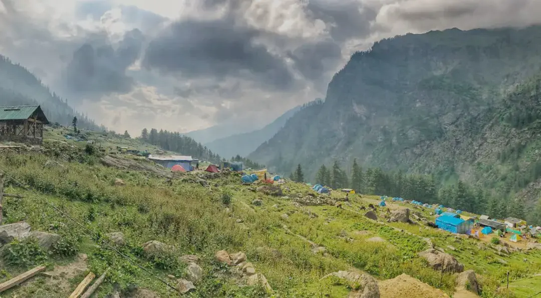 Parvati's Lap - Luxury Hostel & Villa, Lapas Village (Kasol), Parvati Valley, Himachal Pradesh — Rasol Trek